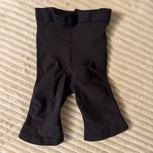 SKIMS Seamless Sculpt Mid Thigh Shorts